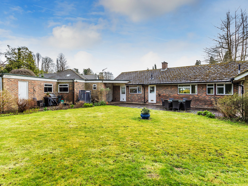3 Bed Bungalow Detached For Sale in Reigate